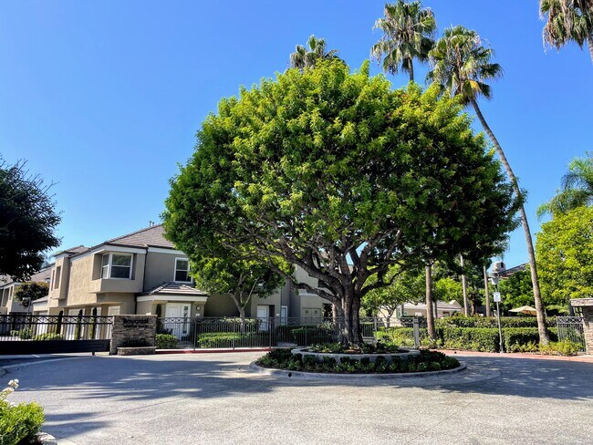 Foto del edificio - 2 Baycrest Ct