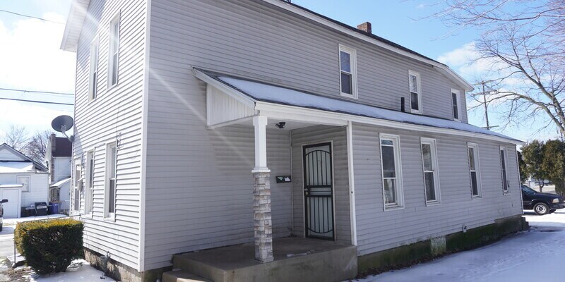 Primary Photo - 417 Pettibone NW
