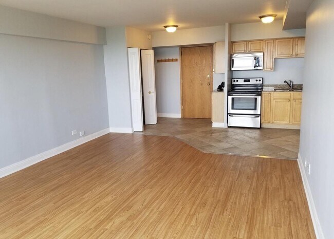 Building Photo - 4180 N Marine Dr