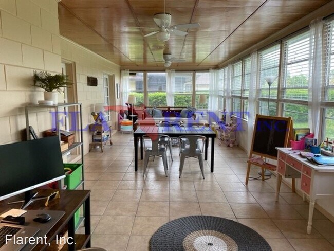 Building Photo - 4 br, 2 bath House - 1028 Golfside Drive