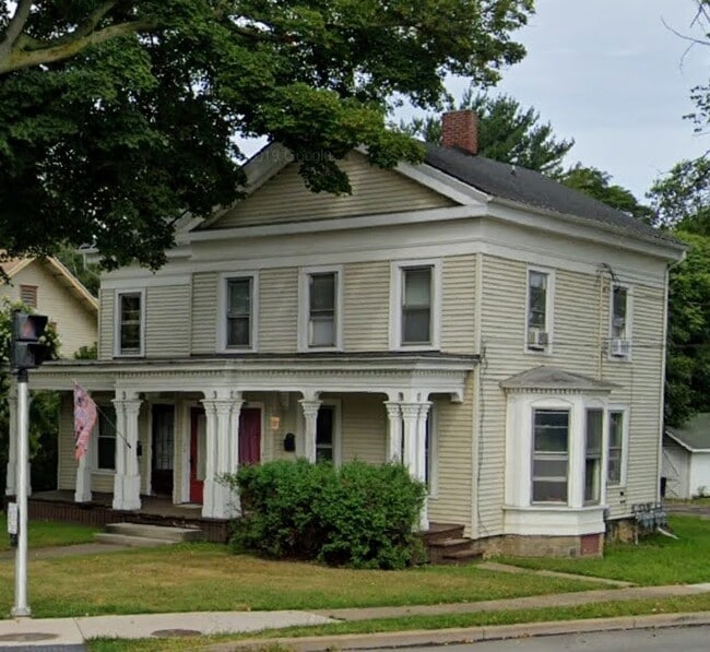 Building Photo - 144 E Main St