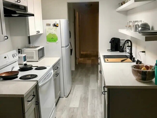 Building Photo - 2 Bedroom Townhome in Aurora