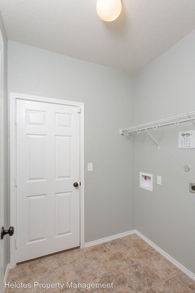 Building Photo - 3 br, 2 bath House - 11833 Silver Chase