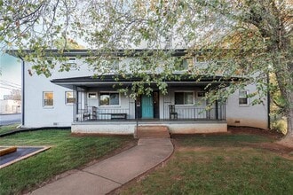 Building Photo - 2835 Belvedere Ln