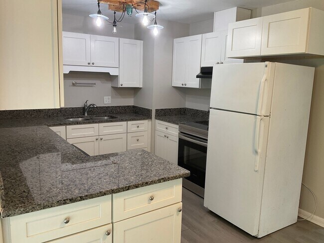 Foto del edificio - 104 Greencrest Cir