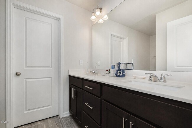 Foto del edificio - 2456 Chert Ln