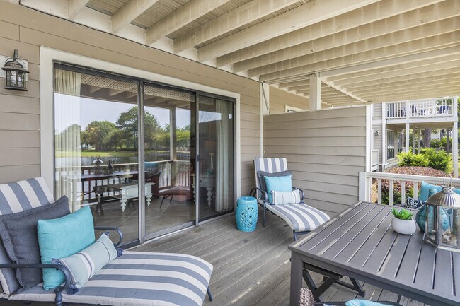 Foto del edificio - 906 Harbour Point Ln
