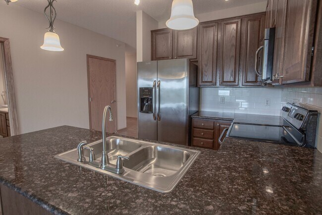 Interior Photo - Granite Shores