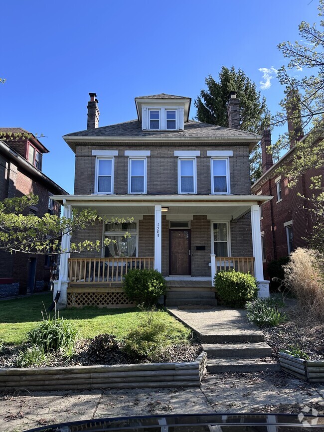 Woodland Park Apartments for Rent with Hardwood Floors Columbus, OH