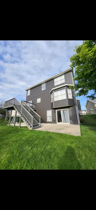 Foto del edificio - 861 Saybrook Falls Dr
