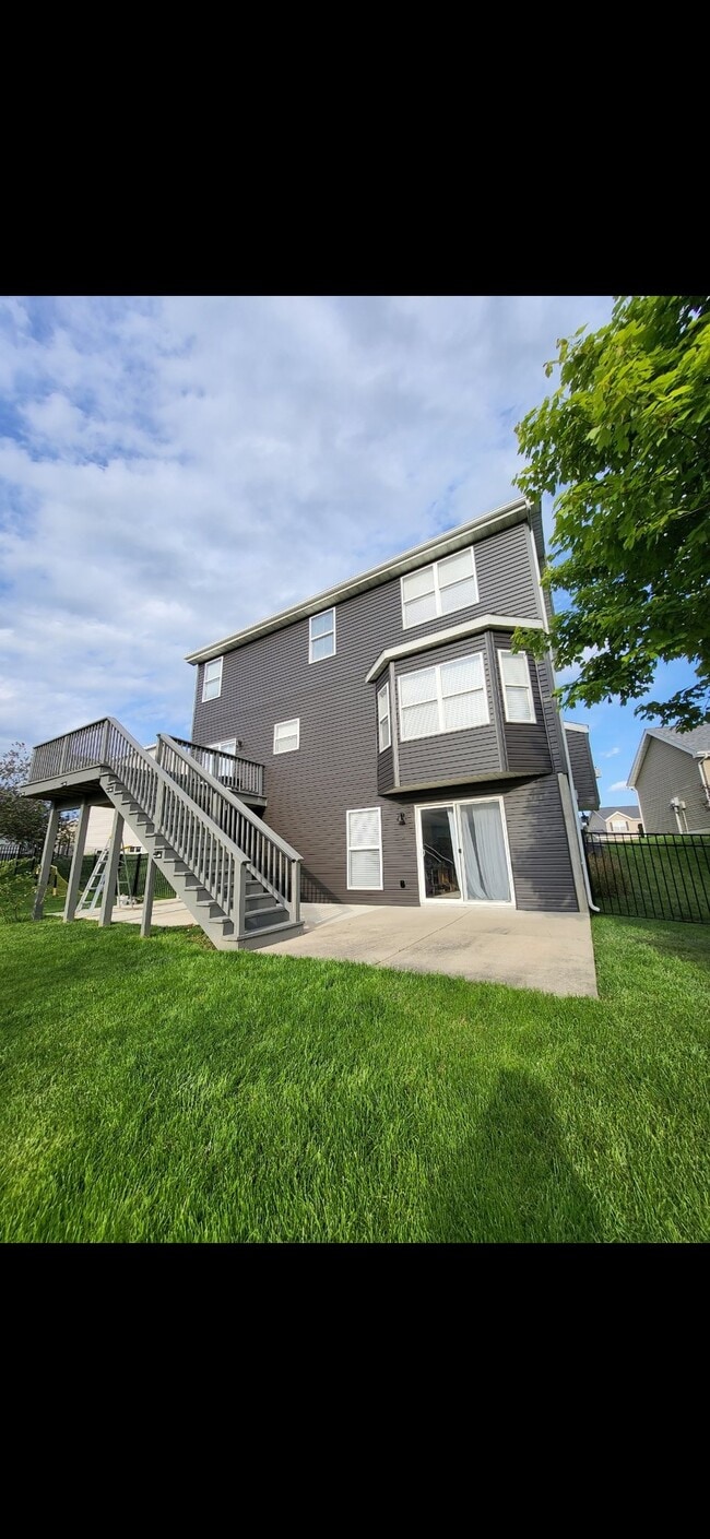 Building Photo - 861 Saybrook Falls Dr