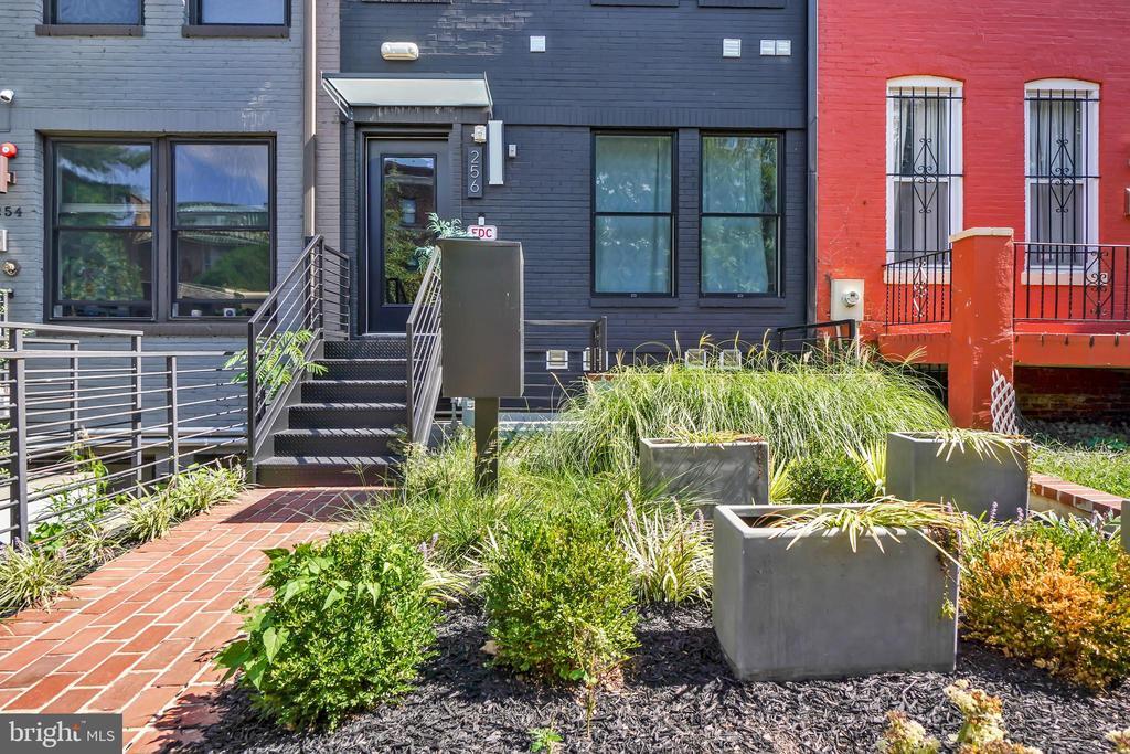 Foto principal - 256 15th St SE