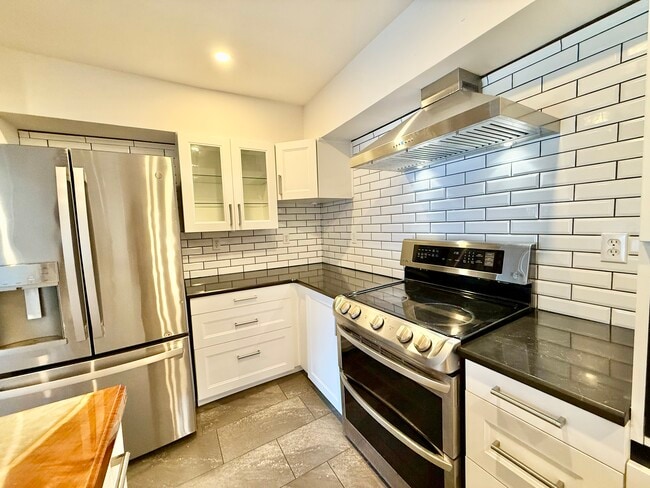 Building Photo - 1138 Crull Dr