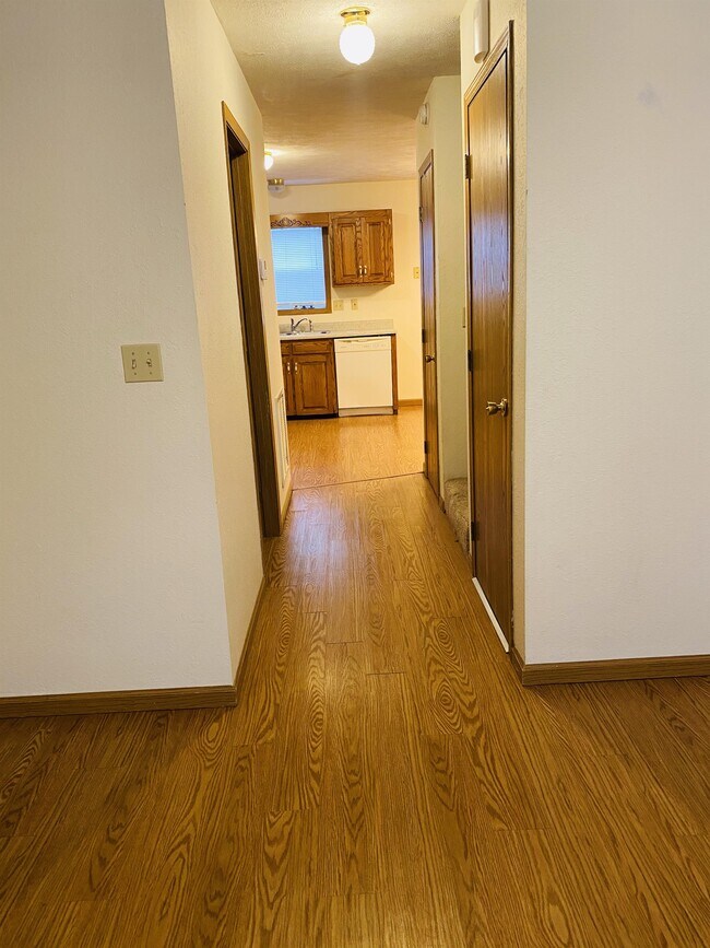 Foto del edificio - 409 Country Villa Ln