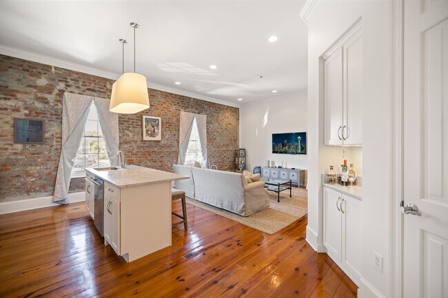 Living area - 3400 Magazine St