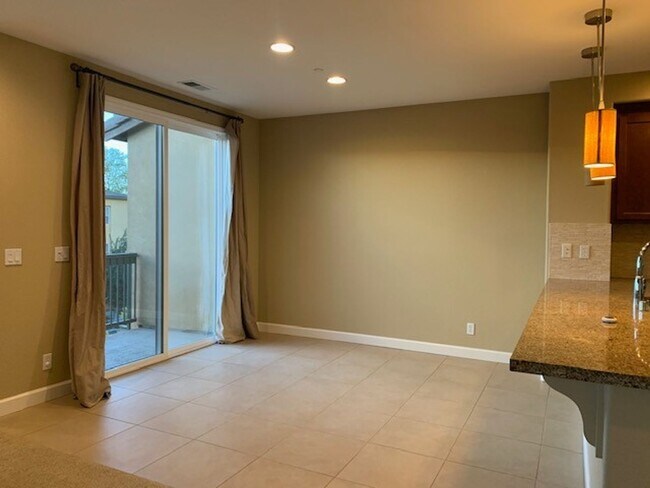 Building Photo - 582 Santa Rosalia Terrace