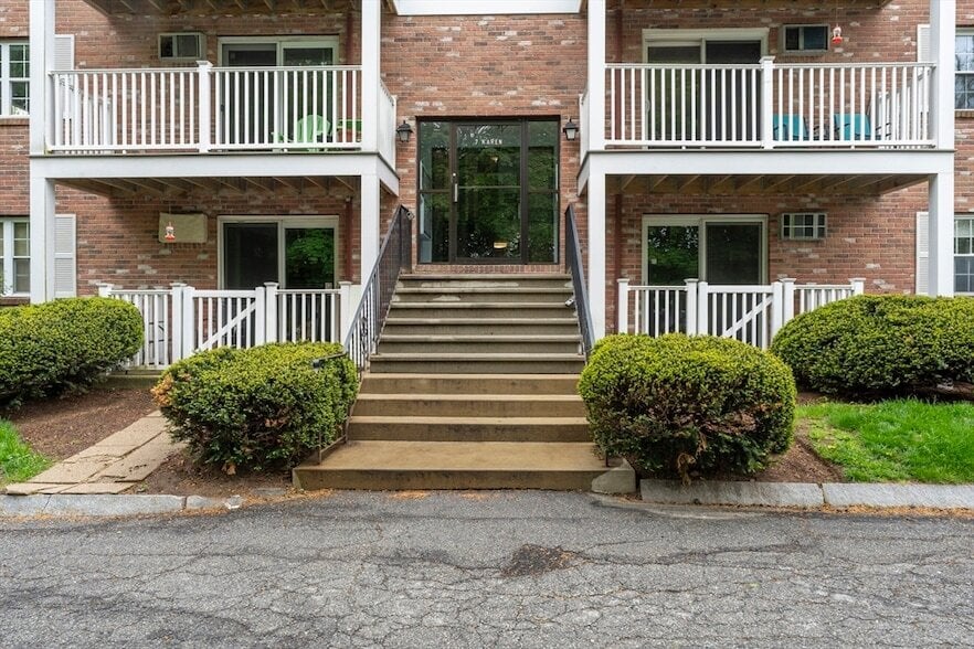 Photo - 7 Karen Circle Unit 2