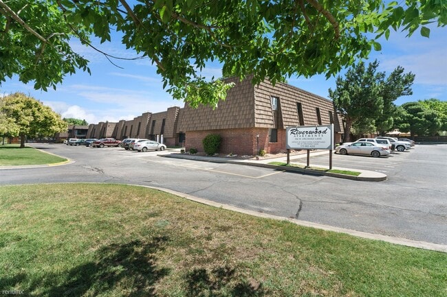 Building Photo - 506 W Orchard Ln