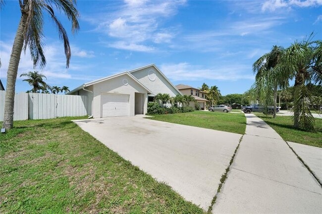 Building Photo - 22471 Grouper Ct