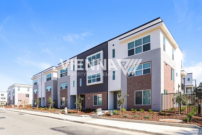 Foto del edificio - 8100 Quiet Knolls Dr