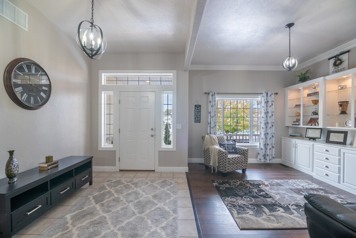 Primary Photo - 1440 Satterfield Dr