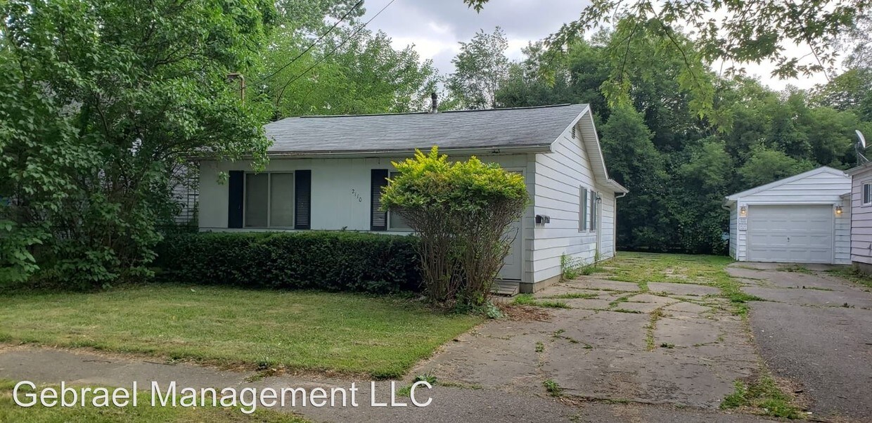 2110 Hoff St, Flint, MI 48506 Room for Rent in Flint, MI