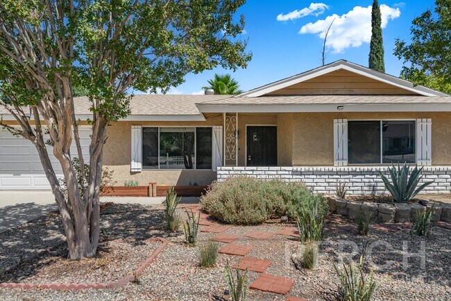 Foto del edificio - 41344 Mayberry Ave