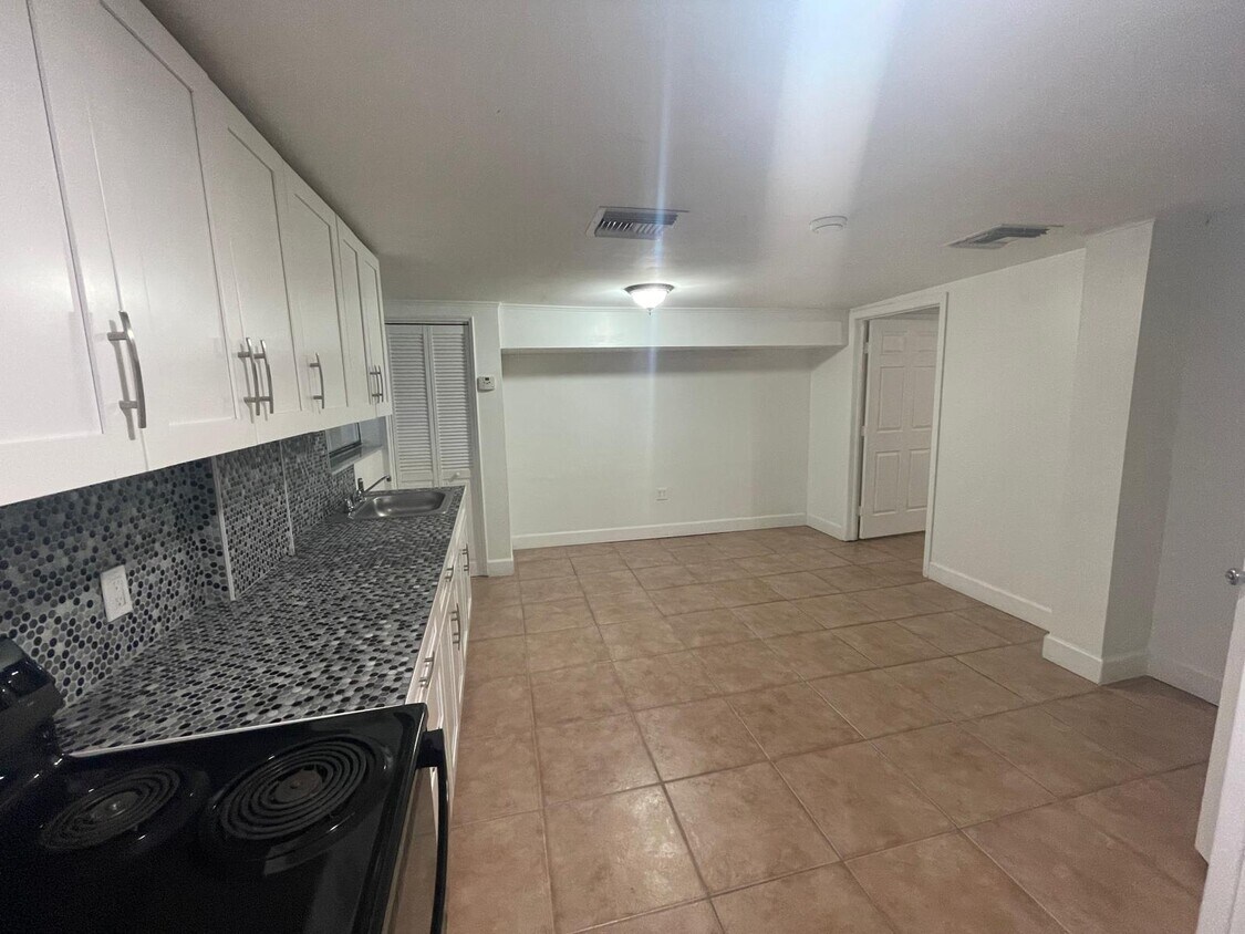 Foto principal - 634 E 30th St