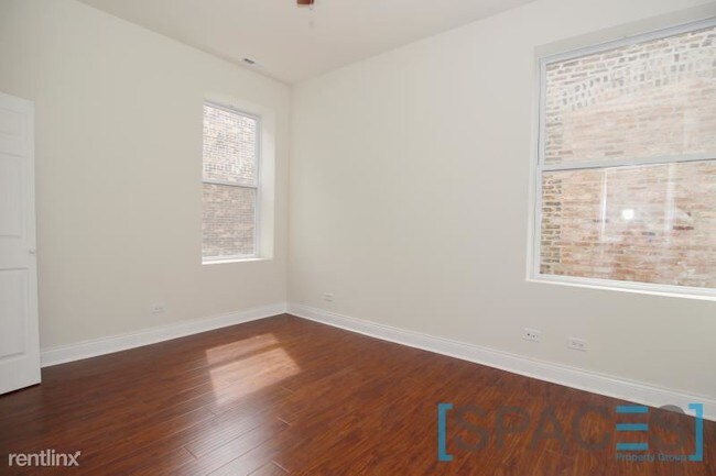 Building Photo - 1505 W Lawrence Ave