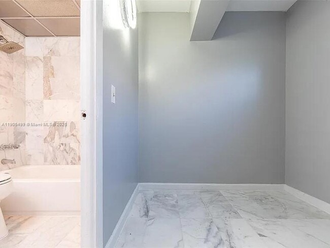 Building Photo - 1545 Euclid Ave