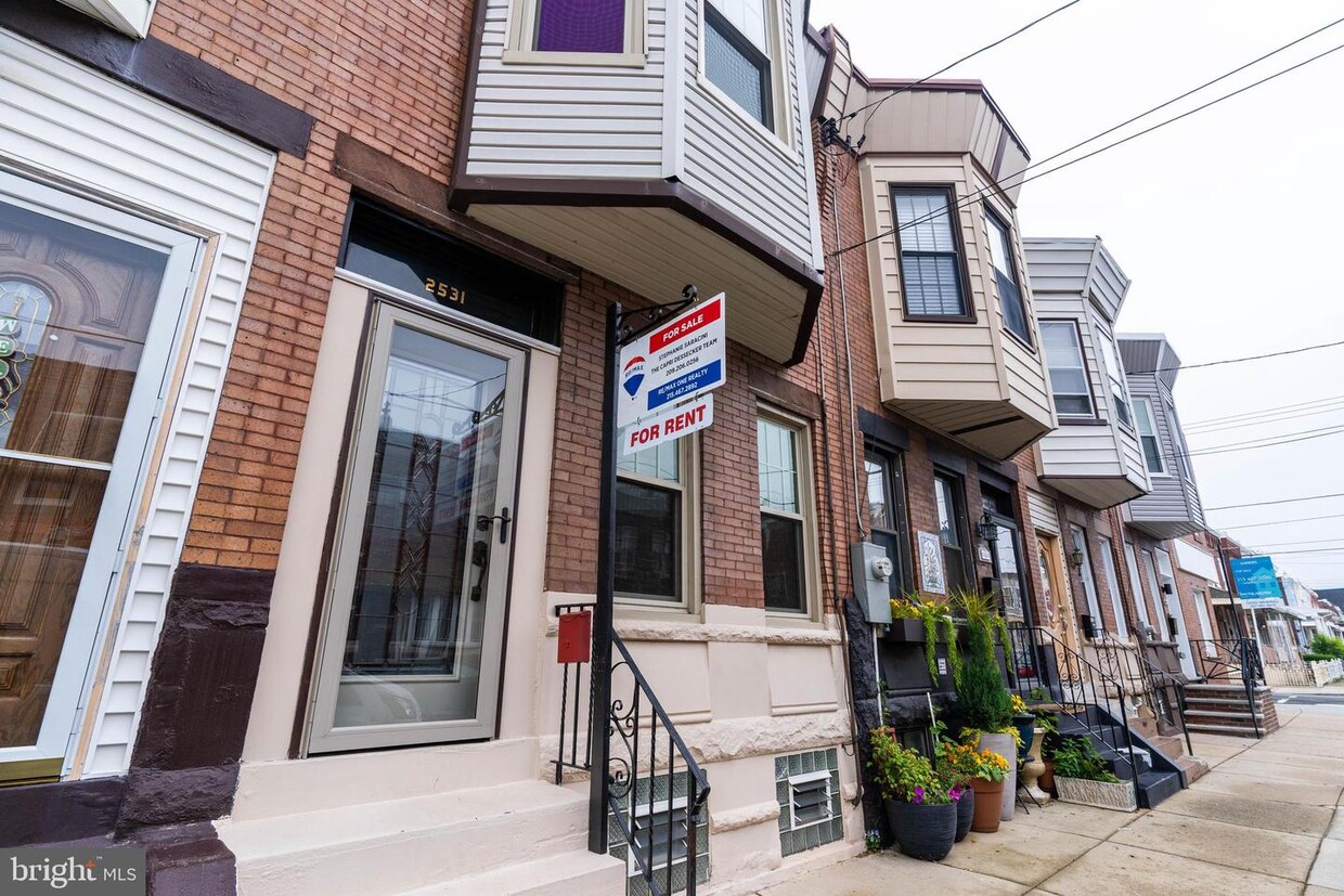 Primary Photo - 2531 E Indiana Ave