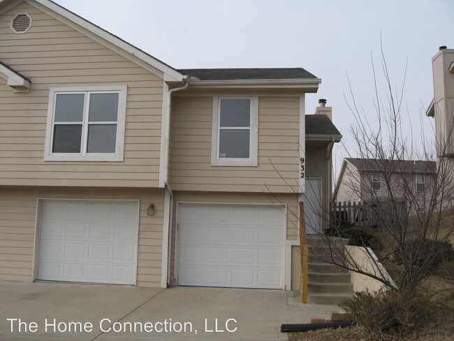 Building Photo - 930 Goldfinch Ln