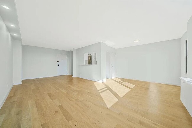 Photo - 460 E 79th St Apartment