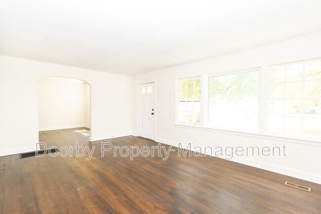 Foto del edificio - 4709 Colonial Dr