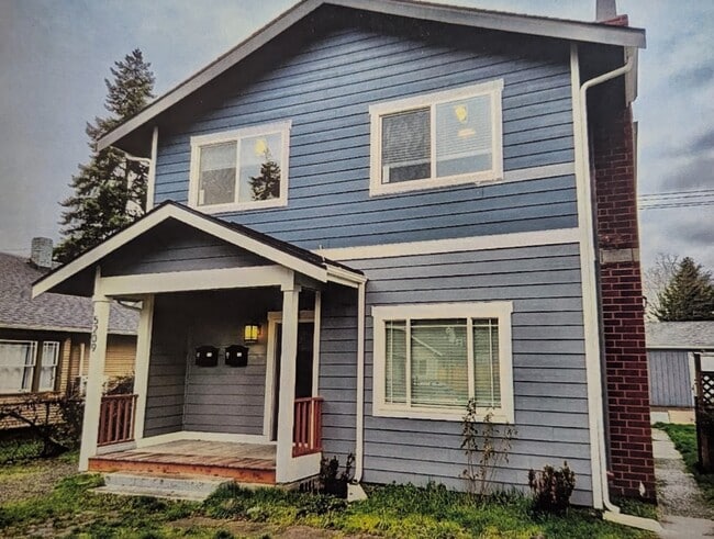 Building Photo - 5209 S Pine St