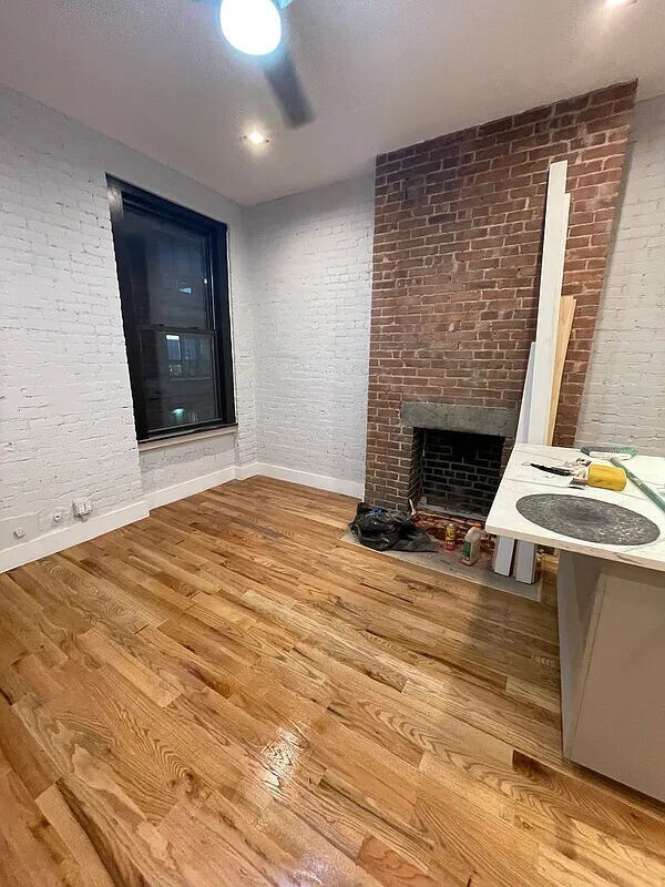 Building Photo - 273 West 10th Street