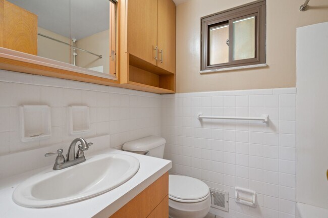 Foto del edificio - Gorgeous 2 bedroom home in Brookline avail...