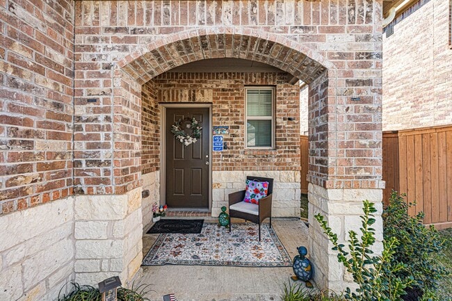 Building Photo - 8207 Star Ter Dr