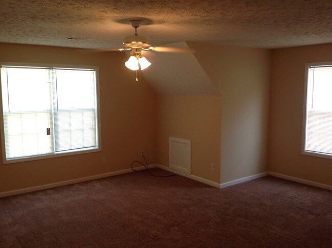 Building Photo - 1203 Carriage Trace Cir