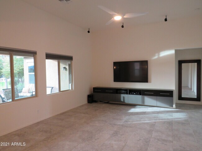 Foto del edificio - 42091 W Solitare Dr