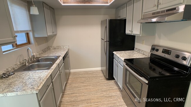 Building Photo - 1295 Soaring Eagle Drive