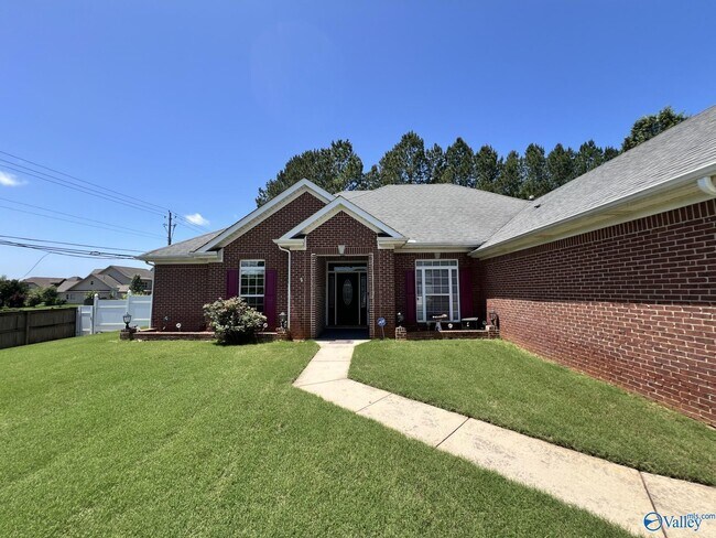Building Photo - 301 Holly Springs Dr