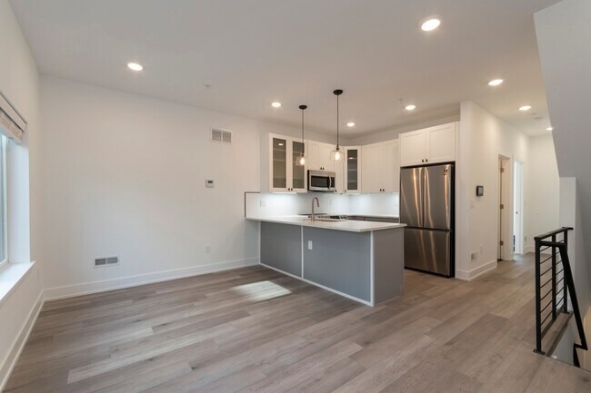 Foto del edificio - 2434 N Mascher St