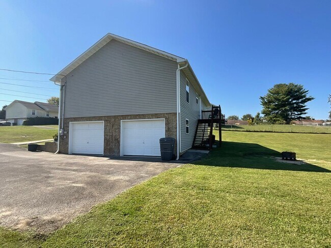Foto del edificio - Furnished Home - White Pine, Tennessee