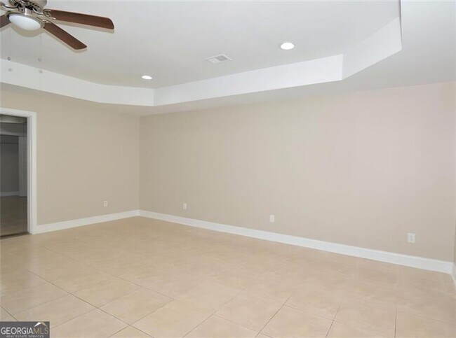 Building Photo - 618 Tradwell Pl NE