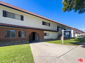 Building Photo - 6535 Pickering Ave
