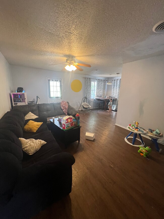 Foto del edificio - 5348 Benbrook St