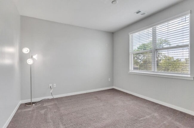 Building Photo - 1118 Litton Ave