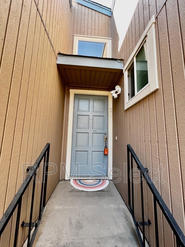 3901 Clayton Rd Unit Apt 21, Concord, CA 94521 Condo for Rent in