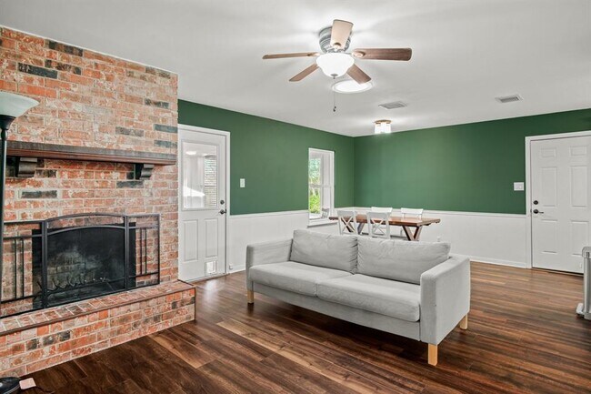 Building Photo - 2902 Great Valley Dr